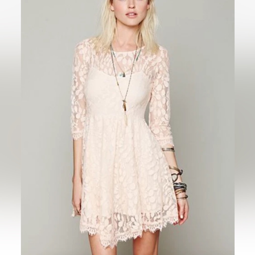 Free People Blush Floral Lace Fit & Flare Dress Size 2 Taylor Swift Worn Style - Picture 2 of 12